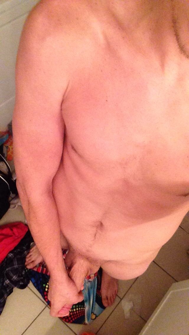 diksoutforharambaby:  NEW YEARS SPECIAL: This college fuckboy meets every criteria