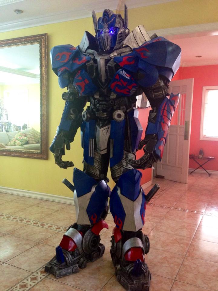 cosplay-gamers:  Transformers - Optimus Prime Cosplay by Pablo Bairan Photography