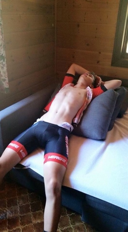 twinkloverbaby: Anything you need help with, while your laying there baby?