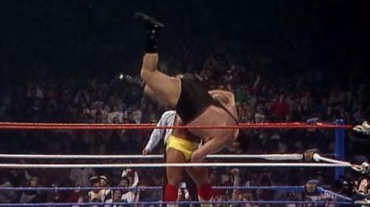 Hogan Slams Andre at Wrestlemania III
