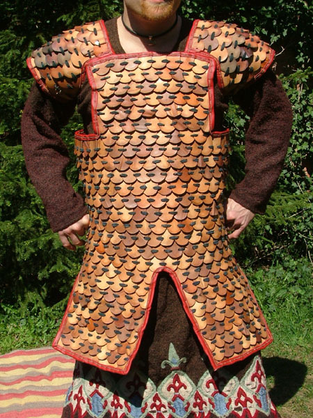 Leather Viking Armour from : www.walhalla.com.pl This one look pretty cool nop ?