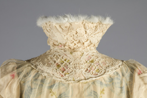 Jeanne Hallée evening coat, 1900′sFrom the Maryland Center for History and Culture