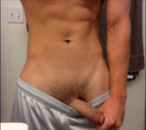 shavedarmpitsareyummy: Mmmmmmm, fuck.. Nice cock, but better off with shaved pits and pubes