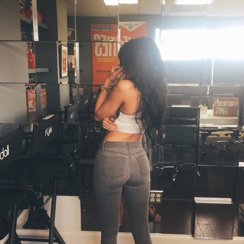 jenner-news:  Kylie: “eat yo wheaties”