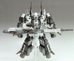 mechaddiction:  GUNDAM GUY: 1/144 Strike