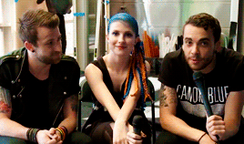 im-a-paramonster:anklebitters:Congratulations! Paramore won their first Grammy Award for “Best Rock Song” with Ain’t it Fun.THANK U LORD