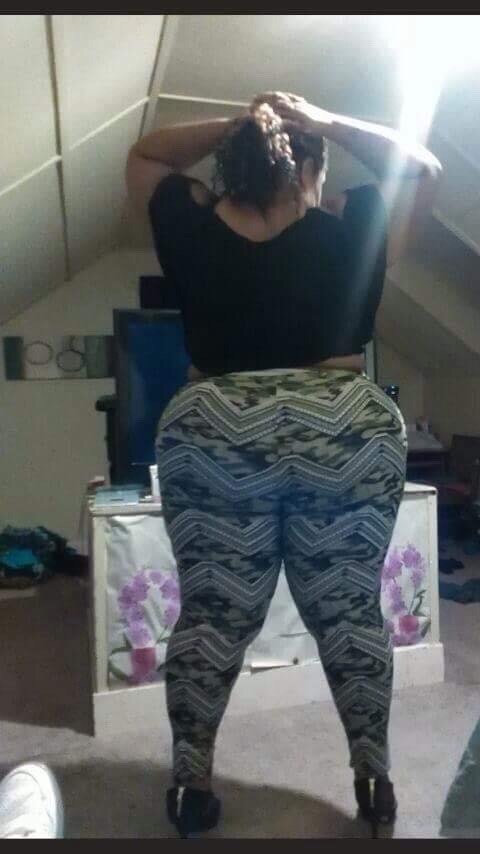 dumptruckthicc:  Ass and thighs yessssss