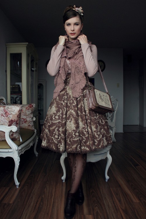 danasdinnertable:  Wicked styles to follow. You know what rules? People doing their own thing. As many of you have asked for inspiration and wild outward appearance advice, it seemed time for another list! Lists, they’re almost better than Nutella.