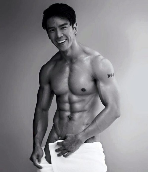 siamcuteboy:  Thai Boy.  Very handsome. 