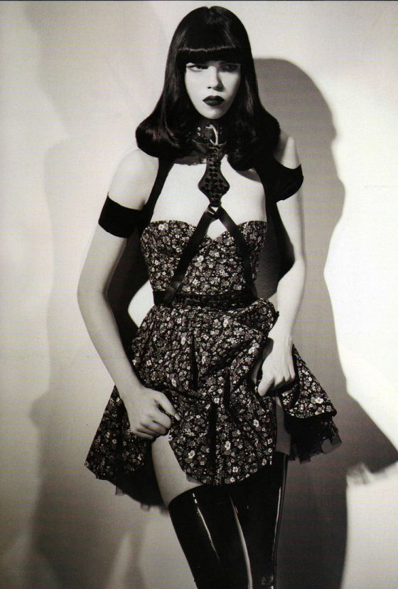 darkual:    Sofia Sanchez and Mauro Mongiello ph. - Latex Bas 2010
