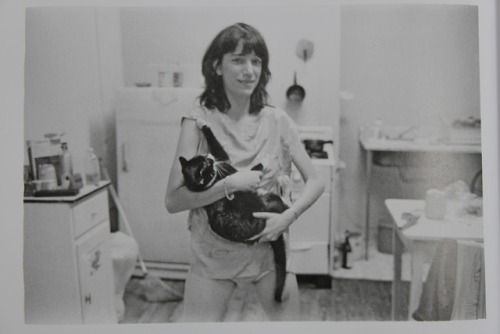 moredarkthanshark: Patti Smith and her cat circa 1970