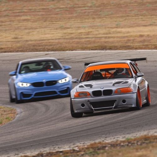 A little sibling rivalry! @arieltermechi #13thletter #speeddistrict #minicorsa #e46m3 #f82m4