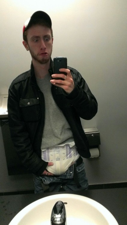 raysoleilune: Silly diaper check at work. Today’s a good day because I’m done at noon :)