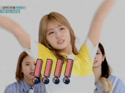 unayeon:  sexy dance of momo at weekly idol ft. hani fangirl 