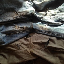 luanneclatterbuck:  aspiringpolymath:  craxy:  I have seen how chub rub can destroy the best pants of our generation.    The struggle is real.  The damned truth.  Most of the jeans I&rsquo;ve ruined have been because of this.  Feckin&rsquo; thigh rub. 