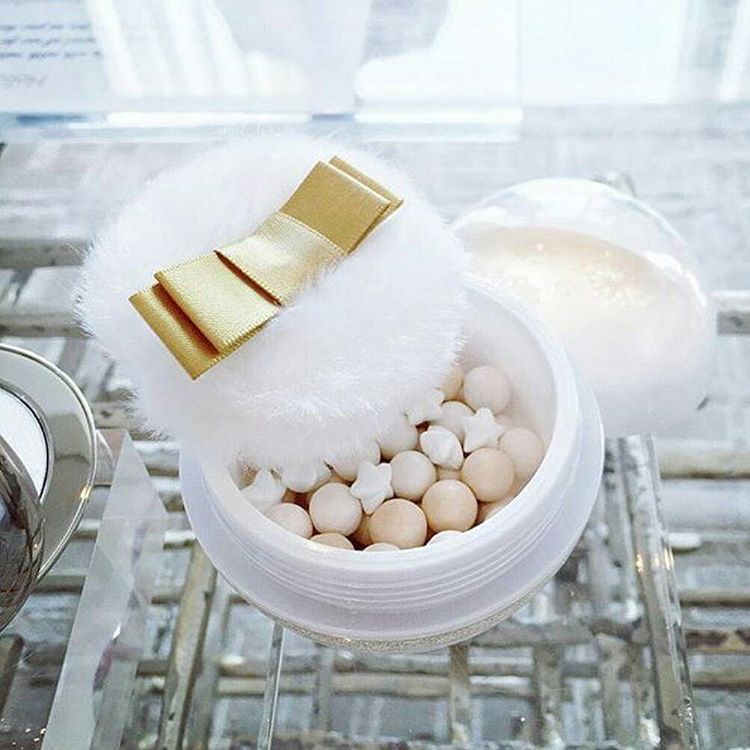 thecanvascollective:  This is too fucking cute!! @guerlain meteorites for Christmas
