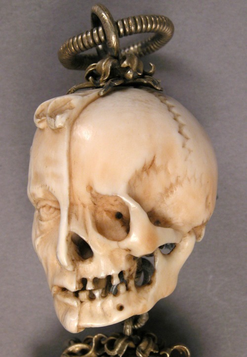 asylum-art:  Rosary of skulls and faces: This early 16th century Rosary, ca. 1500–1525  