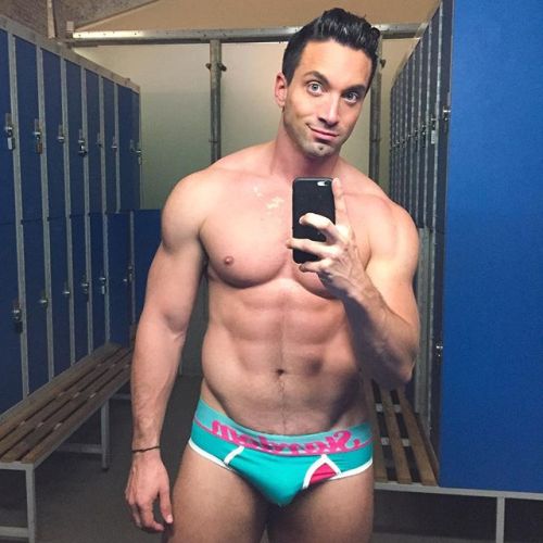 exposedtease:    Instagram|@ acmorrill 