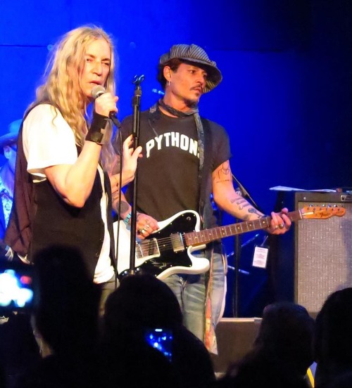 5 years ago (2017), on this day (April 4), Johnny Depp and Joe Perry were the special guests on Patt