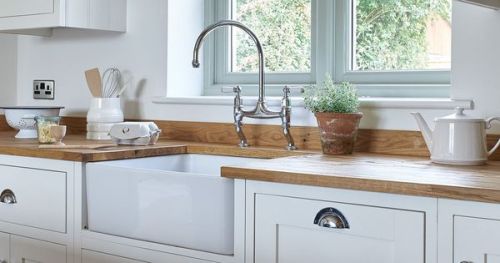 #BagoesTeakFurniture Pale/neutral cupboards & walls with slim oak & honey floor - lovely, vi