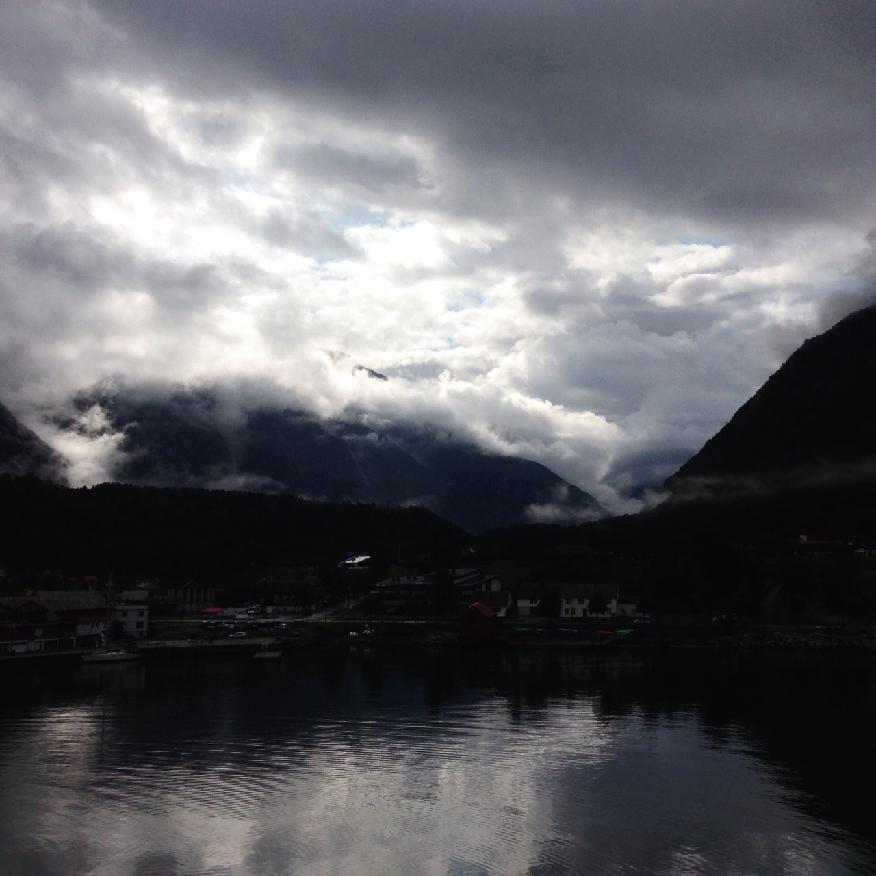 frankanstein:  i’m in norway and it’s pretty breathtaking