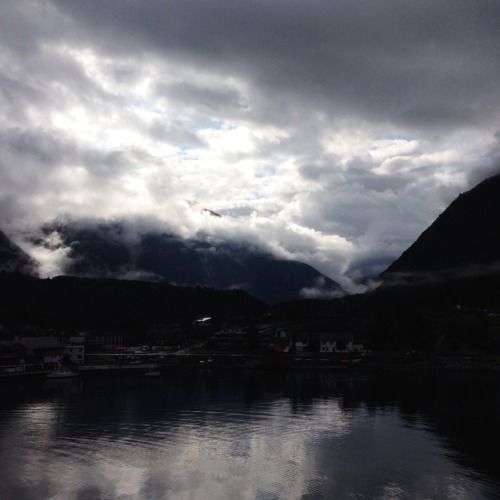 frankanstein:  i’m in norway and it’s pretty breathtaking