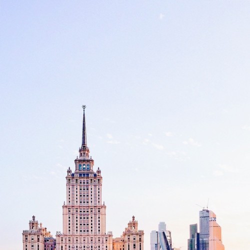 vintagepales:Minimalist Moscow Architecture by evmsk