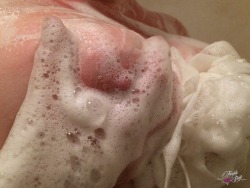 feistylittleleopard:  Our first Shower Scenery