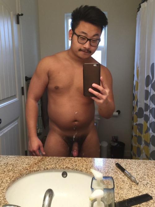 taiwanboyslove: 愛自拍的眼鏡熊追蹤並轉格，每超過一千人次發布獨家網紅未外流照片喔。Taiwan Boys LoveWelcome to submit, exchange, anonym