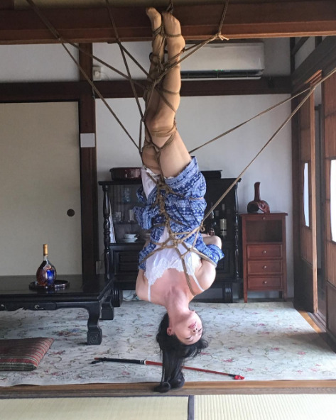 justscreenshots:Shibari &amp; Photo Hajime KinokoModel  Aika Yoshioka  