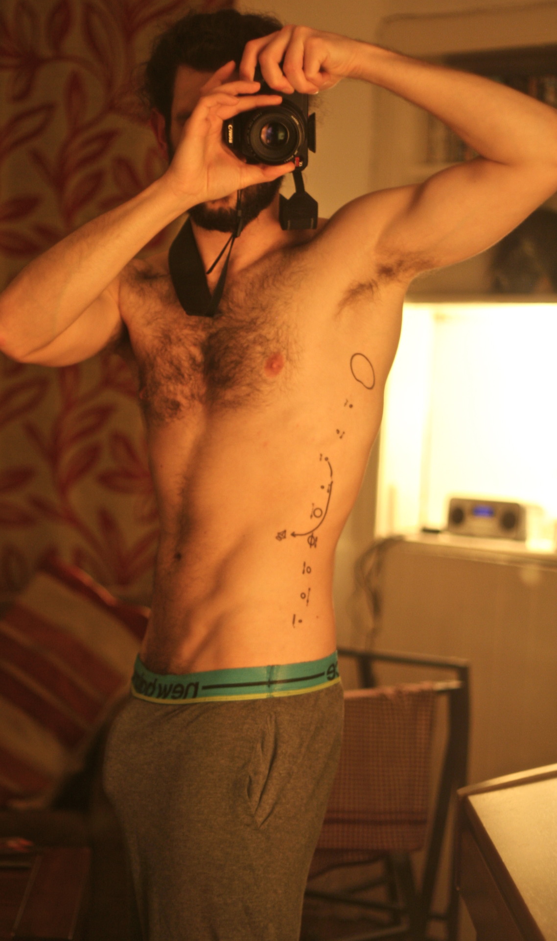 manbunofscience:  Geniune experiment for me.  Momentary ink custom temporary tat.