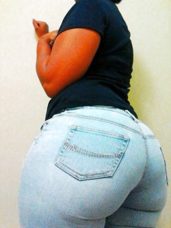 tightjeansfetish:  Big ass thick Azz Black