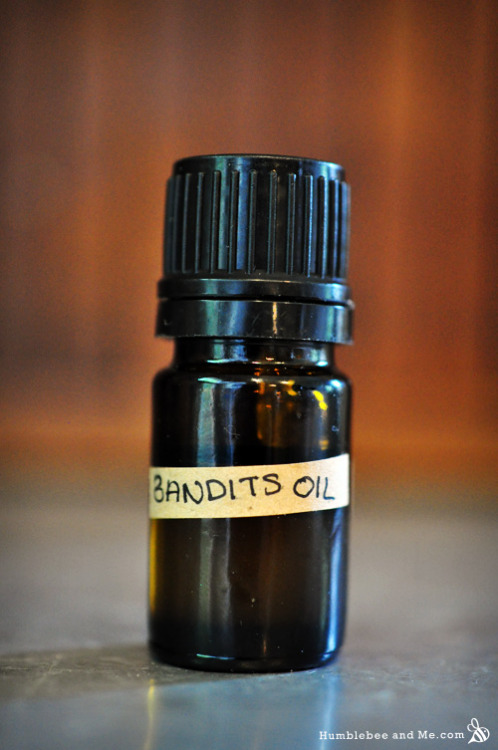 DIY Thieves® Oil Bandits Oil Recipe from Humblebee &amp; Me.DIY Bandits Oil is made from 5 essenti