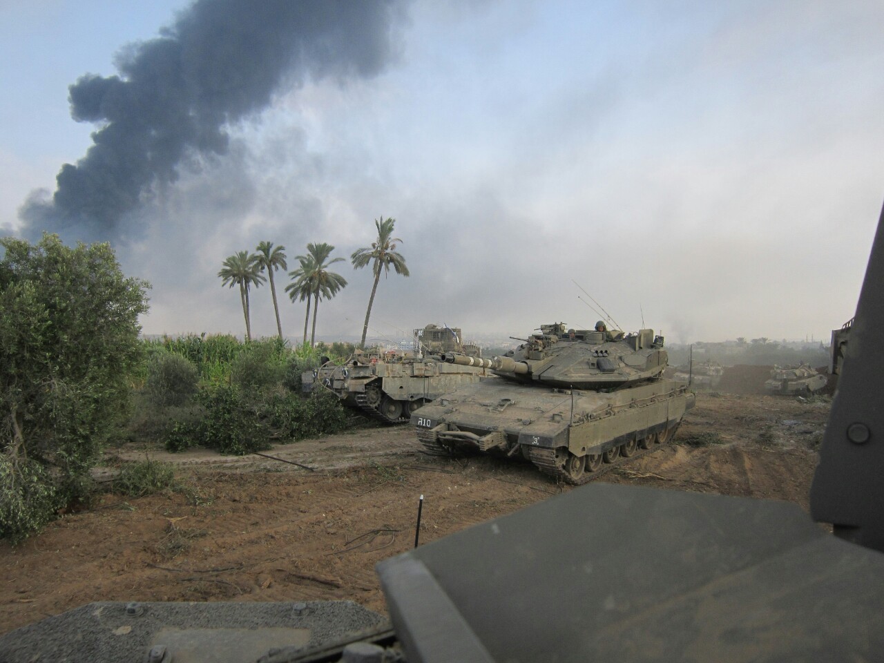 semperannoying:  Pictures of Israeli Defense Force members engaging in Operation