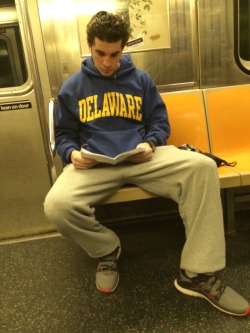 everydayhotness:  Downtown 1 Train - NYC
