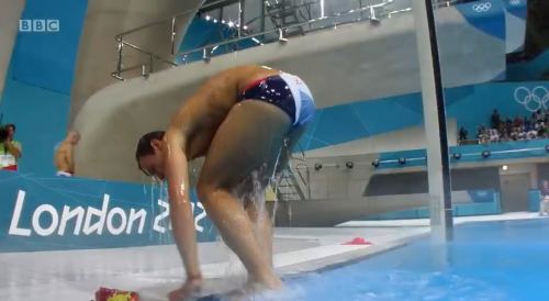 ihearthornybois:  i-hope-he-hollas-back:  mrtwentington:  Tom Daley ass appreciation post  picture #3 holds a special place in me heart  For all of us! 