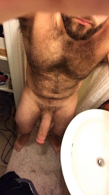 barecub2:  Big hairy sexy hunk !!! Mmmmmm