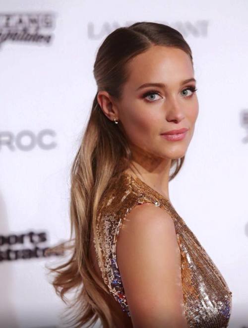 serresnews:  Hannah Davis is a US fashion model known to audience because of hers works on Sports Illustrated and Maxim, for more photos and videos click -> Hannah Davis    