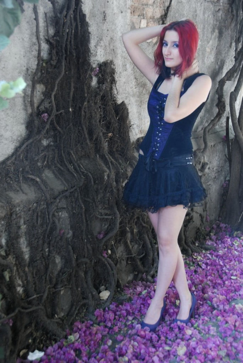 cabaret-vamp:  Flower ballerina :))
