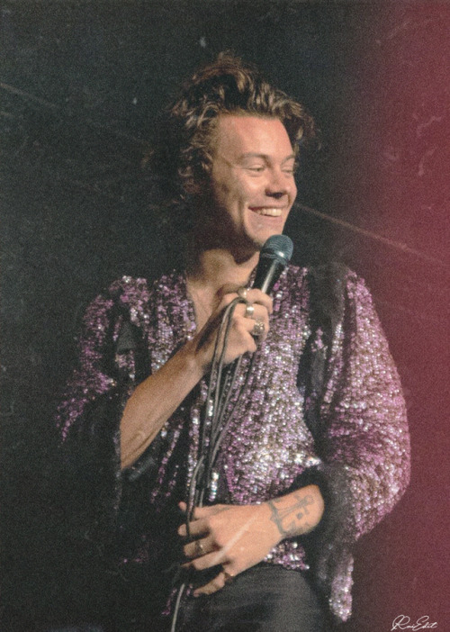 rai-edits:HARRY STYLES - LIVE ON TOUR VANCOUVER - EDIT