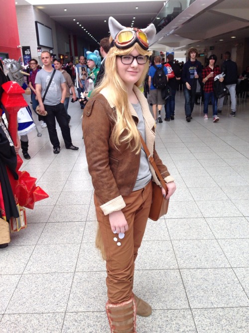 sapph0s:part two of the photos i took today at mcm!!!! if you are any of these amazing cosplayers, o