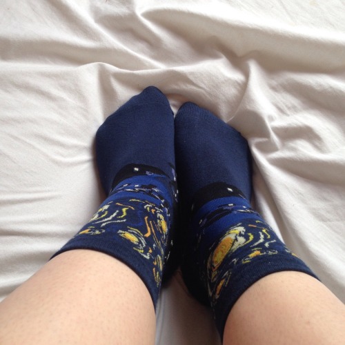 meieu:  so my socks came🌚🌻 ig: tylbayliss 
