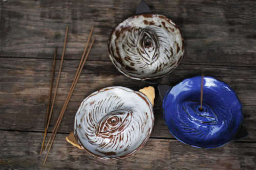 etsycult: The third eye - stoneware incense holder by LAccentNou