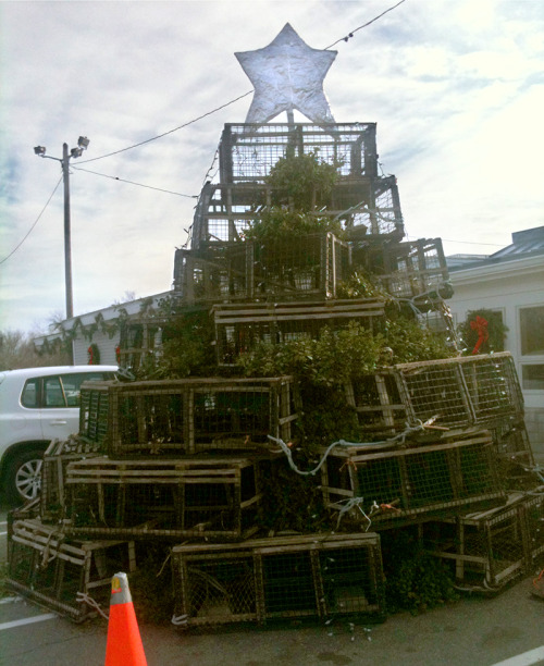 Every holiday season in the Central Village of my hometown, they construct the traditional pile of l