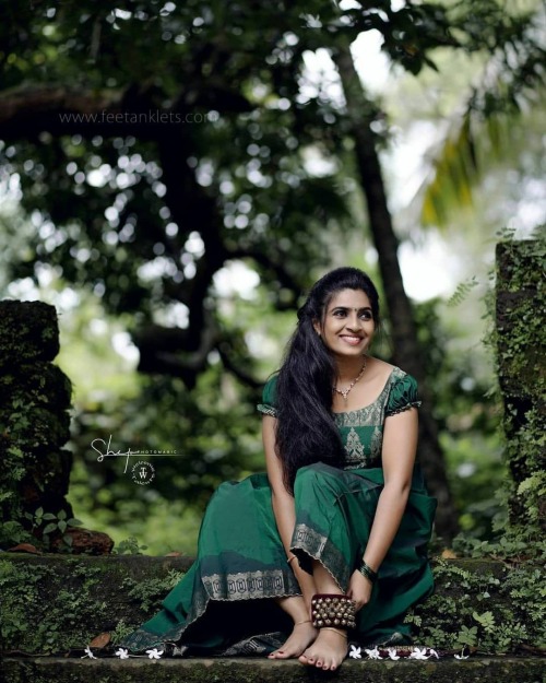 Green . . Muse @anj_z_hu . . Retouch @harshad.p_k . . Lighting @ha___fil___peace . . click @shij