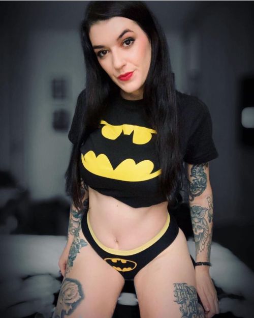 @angel_of_jess . . . #batman #batfan #batgirl #joker #girlslovebatman #gotham #batlife #batbabe #ph