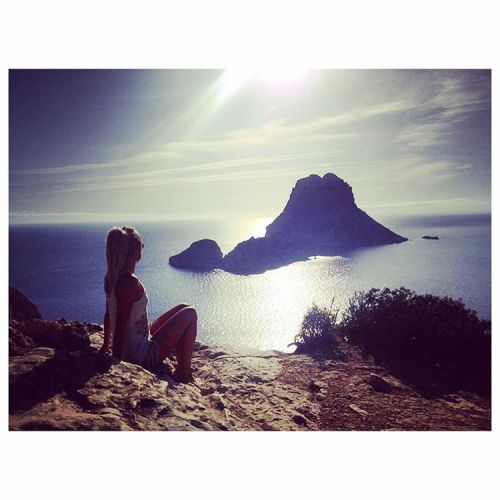 Back on the island soon ❤️ #Ibiza ✨☀️⚡️ #laislablanca #eivissa #EsVedra #summer #sun #beach #love #h