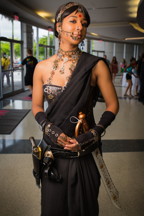 medievalpoc:
“ ladymakeupsiren:
“ Bollywood steampunk: Sunahala Registana
photographer: Andrew Williams http://www.flickr.com/photos/salkcity
makeup/costume/model:Me
Here is more photos of my bollywood steampunk cosplay. These photos was taken at FL...