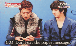 sheakaluvsjungjihoon:    Seungho meets fortune cookies for the first time •ᴥ•