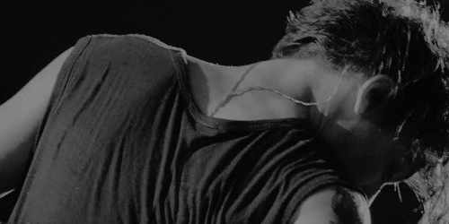 louisphiltatos:24 days of louis · donate here↳ day six: favourite body parts